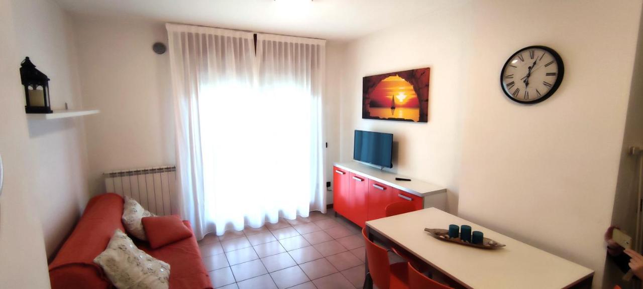 Residence Roberta Con Piscina - Agenzia Cocal Caorle Buitenkant foto