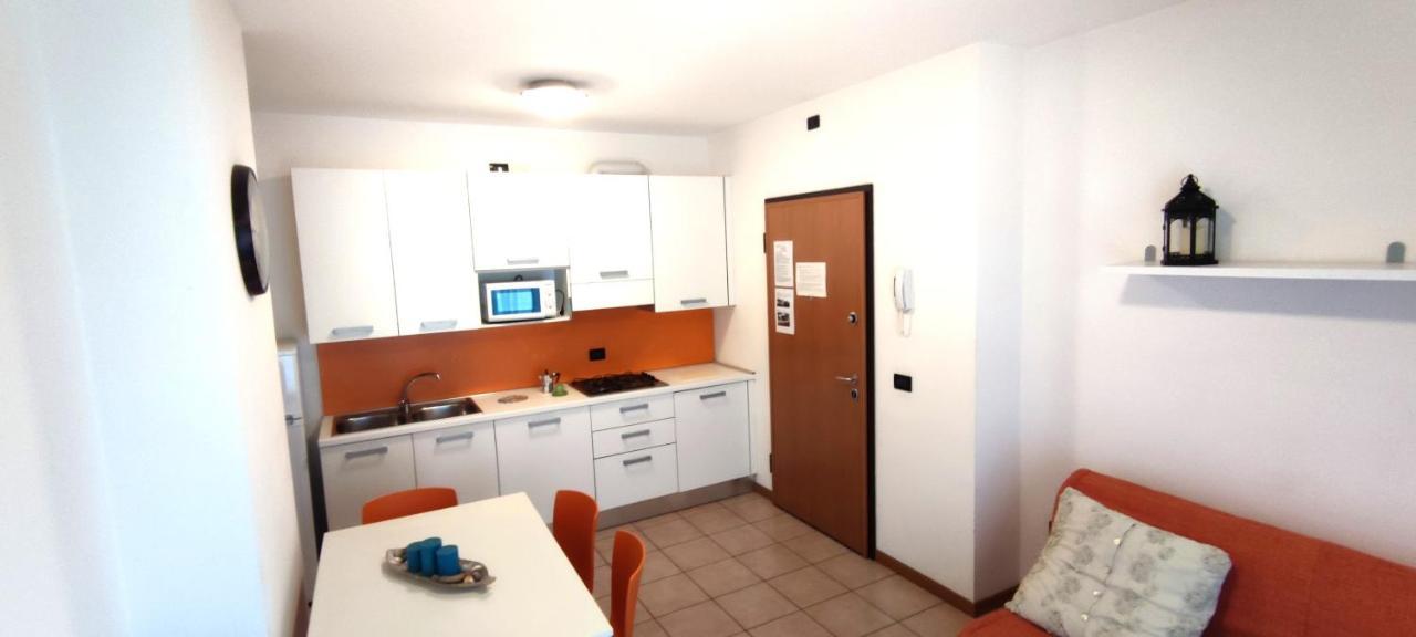 Residence Roberta Con Piscina - Agenzia Cocal Caorle Buitenkant foto