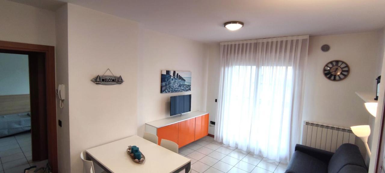 Residence Roberta Con Piscina - Agenzia Cocal Caorle Buitenkant foto