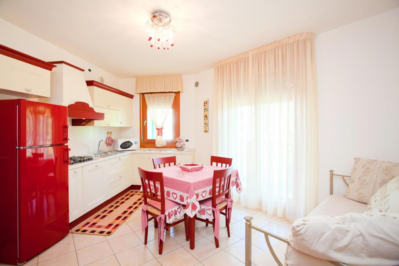 Residence Roberta Con Piscina - Agenzia Cocal Caorle Buitenkant foto